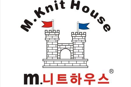 knit house系列毛衫,針織品童裝系全棉織品,質(zhì)地上乘,款式時尚.